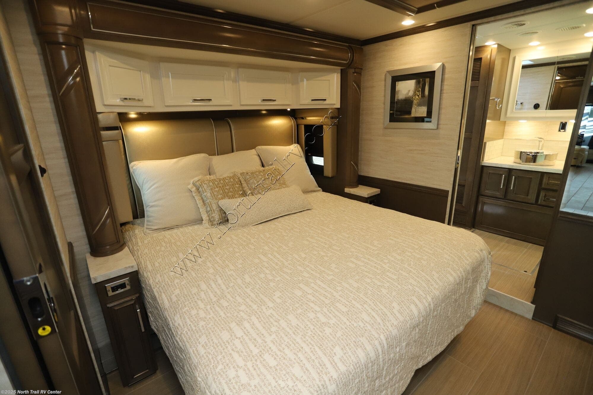 New 2026 Newmar Ventana 4037 available in Fort Myers, Florida