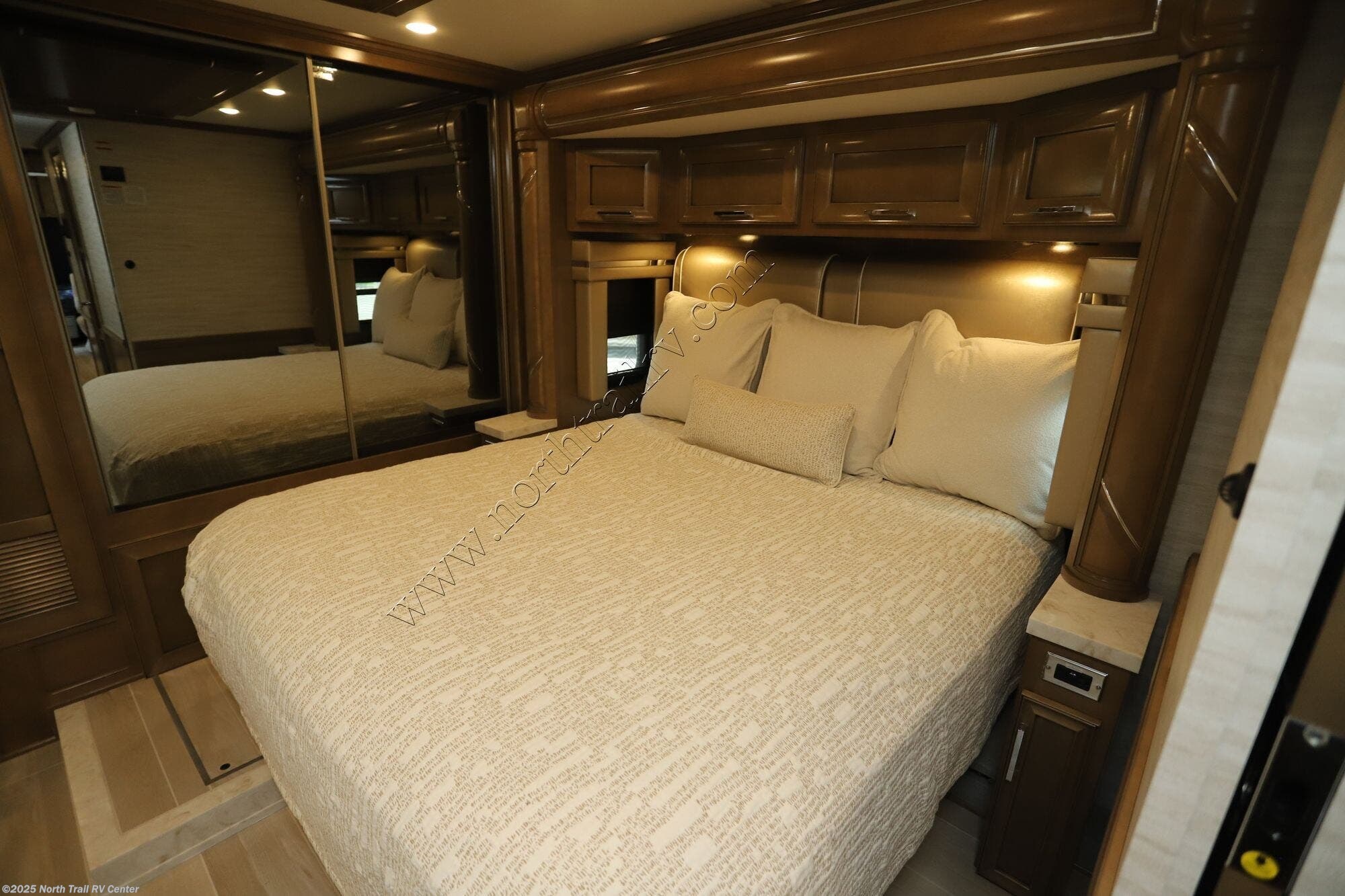 New 2026 Newmar Ventana 3512 available in Fort Myers, Florida