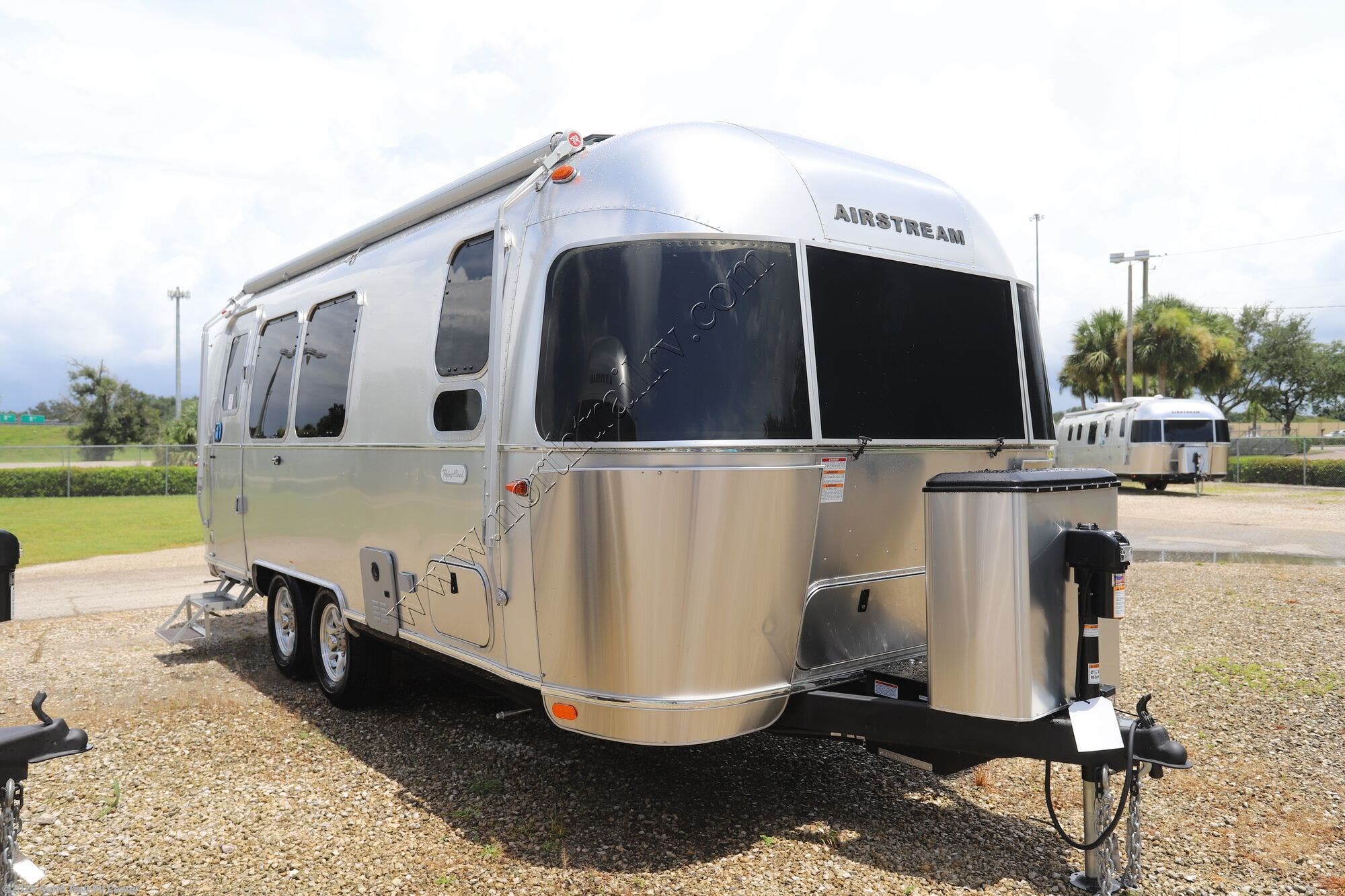 Email now about this 2025 Airstream Flying Cloud 23FB! New 2025 Airstream Flying Cloud 23FB available in Fort Myers, Florida