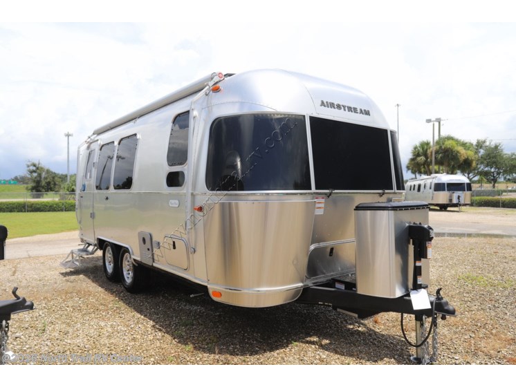 Email now about this 2025 Airstream Flying Cloud 23FB! New 2025 Airstream Flying Cloud 23FB available in Fort Myers, Florida