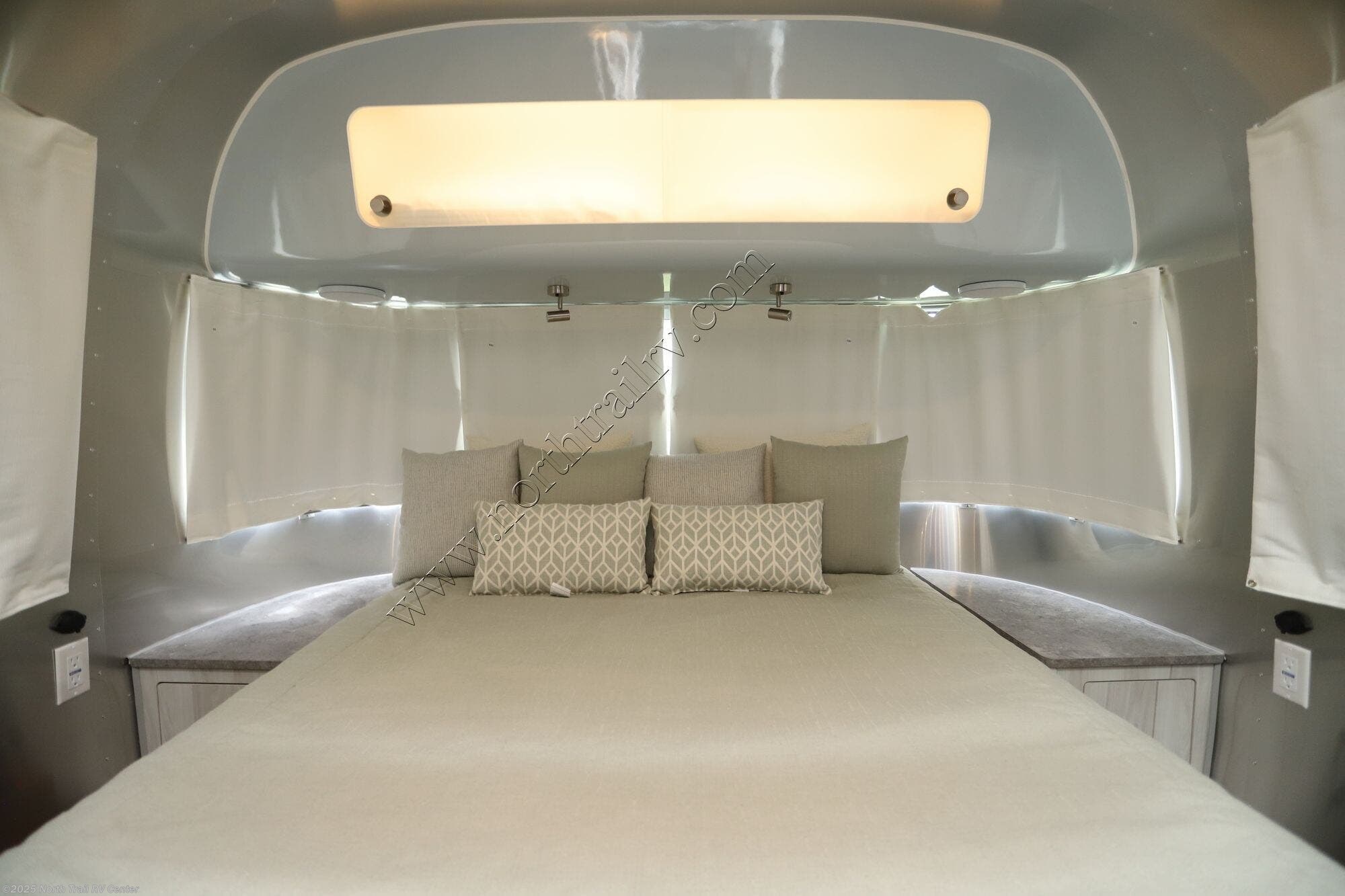 New 2026 Airstream International 28RB available in Fort Myers, Florida