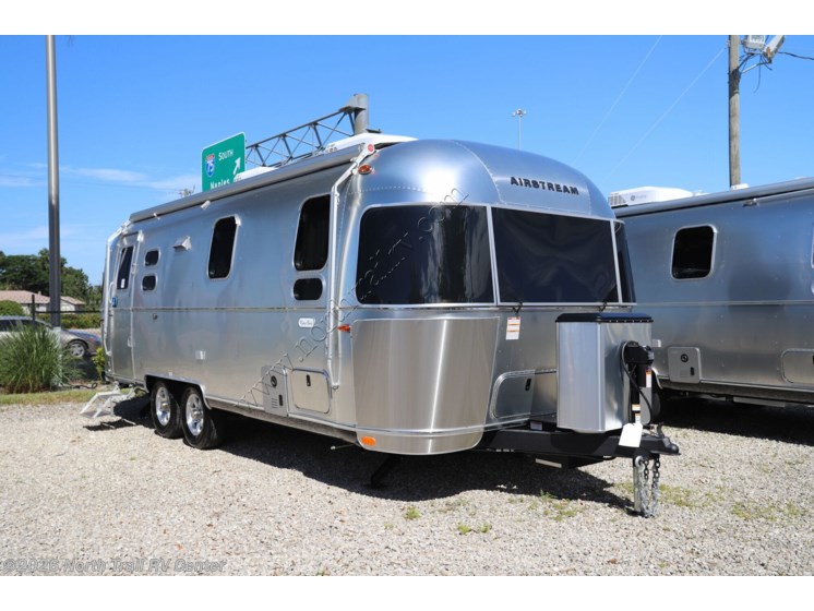 Email now about this 2026 Airstream Flying Cloud 25FB! New 2026 Airstream Flying Cloud 25FB available in Fort Myers, Florida