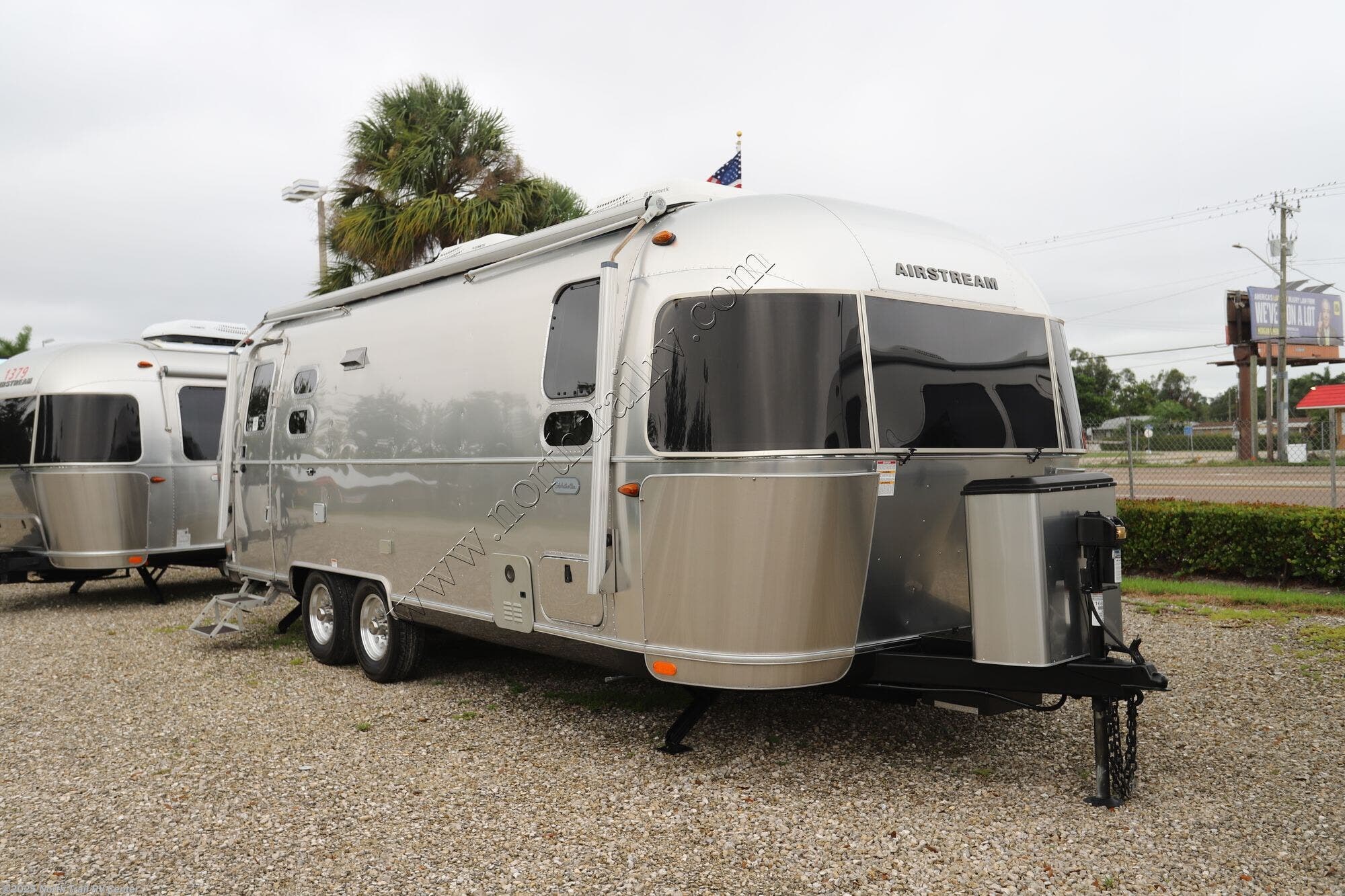 Email now about this 2021 Airstream Globetrotter 25FB! Used 2021 Airstream Globetrotter 25FB available in Fort Myers, Florida