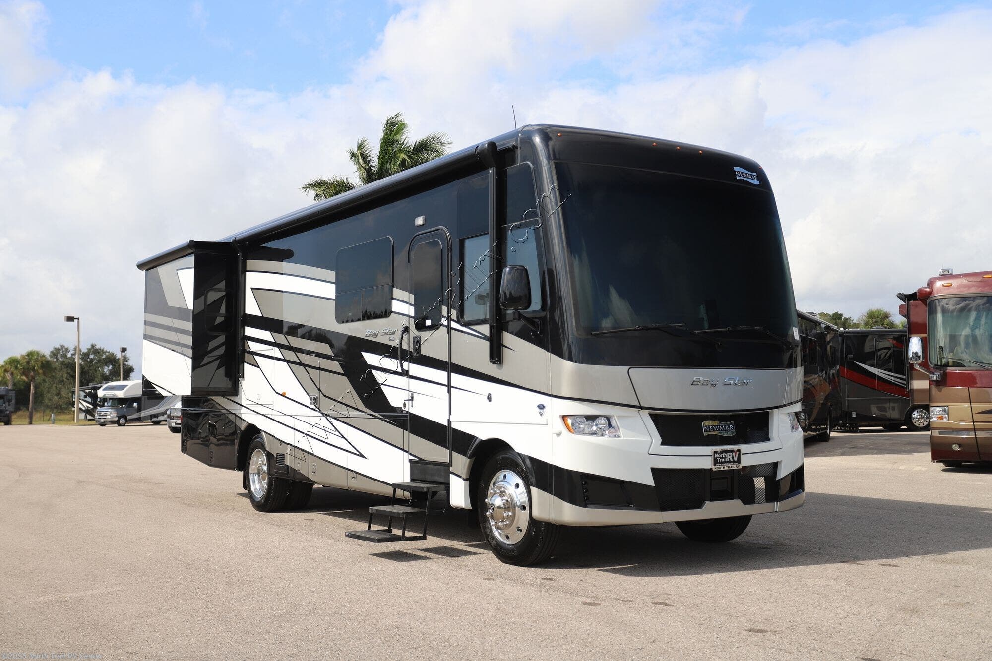 Call now about this 2026 Newmar Bay Star 3114! 2026 Newmar Bay Star 3114 - New Class A For Sale by North Trail RV Center in Fort Myers, Florida