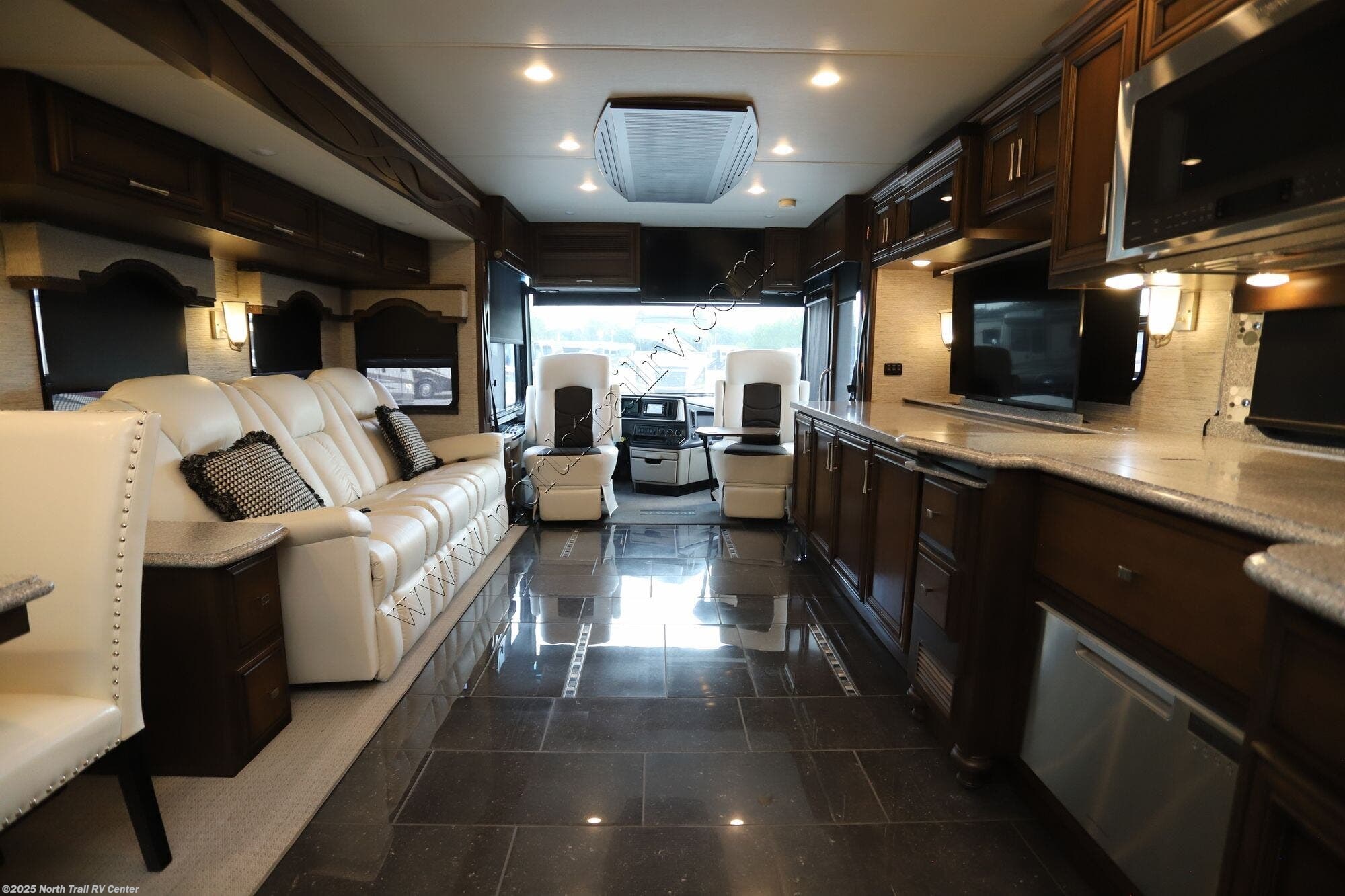 Used 2018 Newmar Ventana 4037 available in Fort Myers, Florida