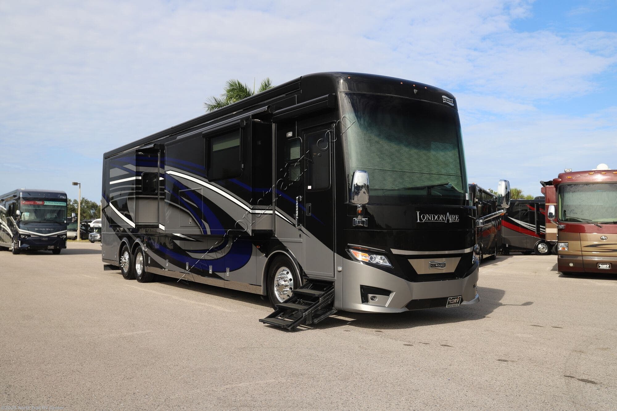 Call now about this 2023 Newmar London Aire 4551! 2023 Newmar London Aire 4551 - Used Class A For Sale by North Trail RV Center in Fort Myers, Florida