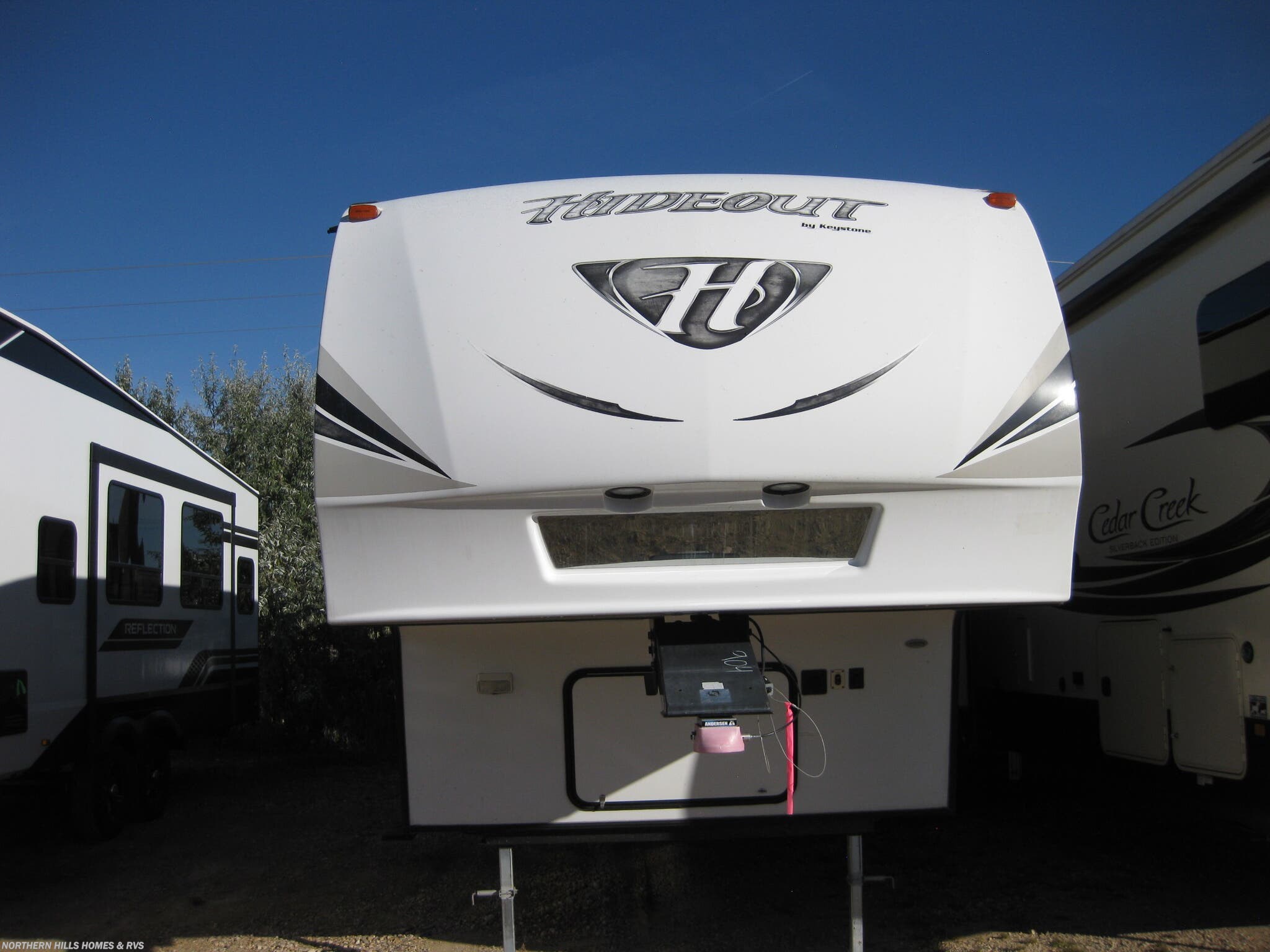 Call now about this 2016 Keystone Hideout 315RDTS! 2016 Keystone Hideout 315RDTS - Used Fifth Wheel For Sale by Northern Hills Homes and RV's in Whitewood, South Dakota features TV Antenna, Microwave, Stereo System, Ladder, CO Detector