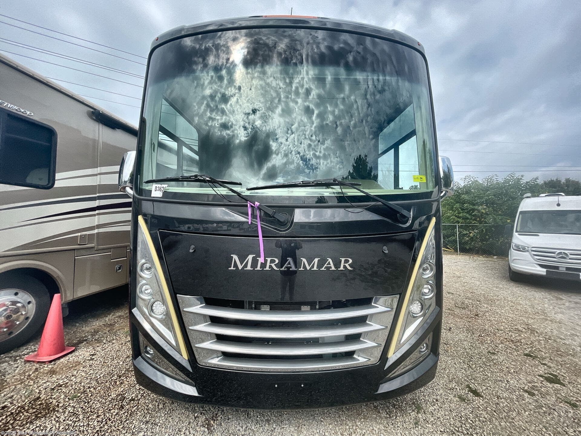 Used 2022 Thor Motor Coach Miramar 35.2 available in Louisville, Tennessee