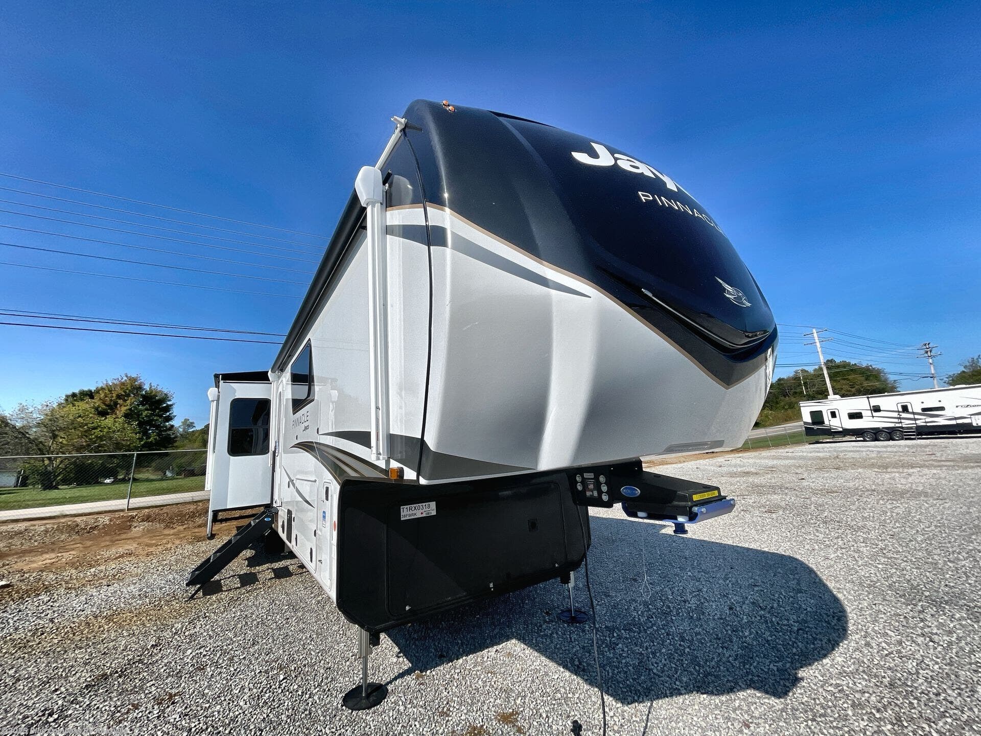 Contact us now about this 2026 Jayco Pinnacle 38FBRK! 2026 Pinnacle 38FBRK by Jayco from Blue Compass RV Knoxville in Louisville, Tennessee