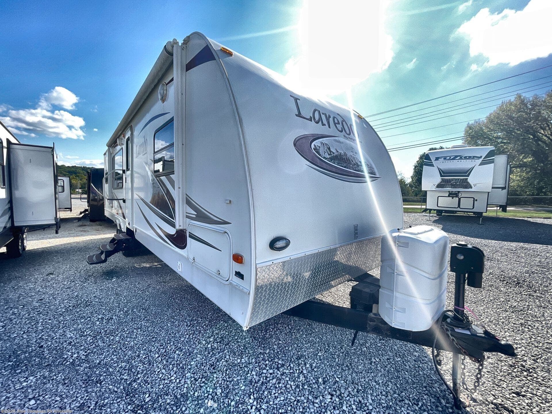 Contact us now about this 2011 Keystone Laredo Super Lite 293RK! 2011 Laredo Super Lite 293RK by Keystone from Blue Compass RV Knoxville in Louisville, Tennessee
