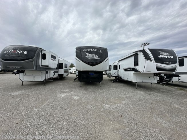2024 Pinnacle 38FBRK by Jayco from Blue Compass RV Chattanooga in Ringgold, Georgia