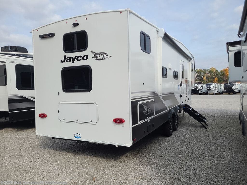 Contact us now about this 2026 Jayco Eagle SLE 28BHU! 2026 Eagle SLE 28BHU by Jayco from Blue Compass RV Chattanooga in Ringgold, Georgia