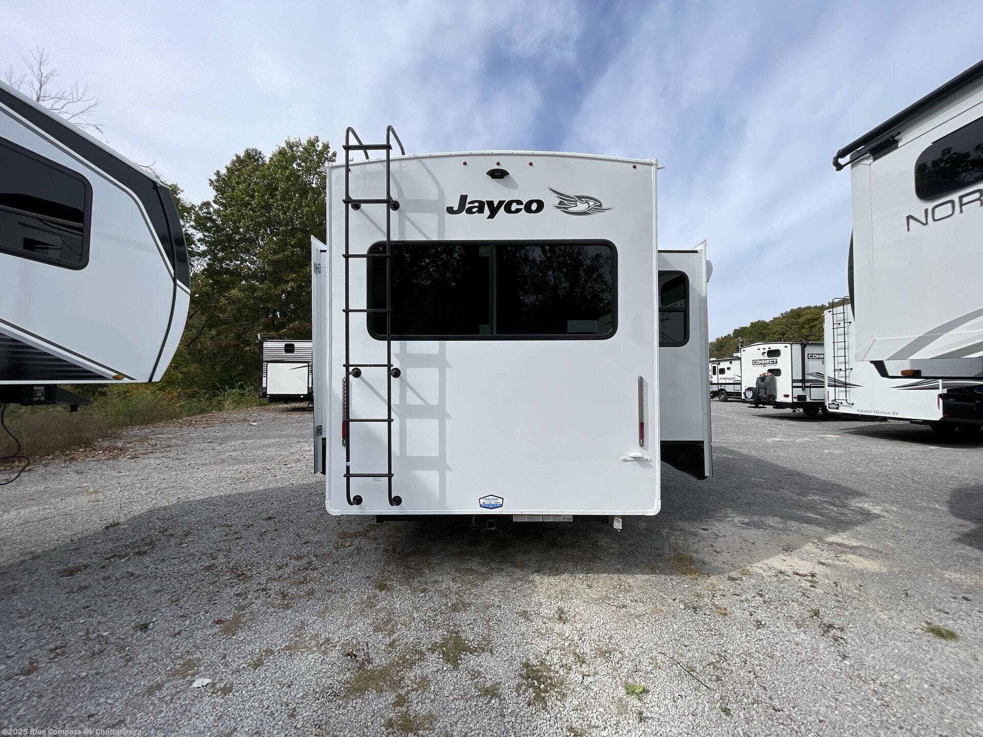 Contact us now about this 2026 Jayco Eagle 321RSTS! 2026 Eagle 321RSTS by Jayco from Blue Compass RV Chattanooga in Ringgold, Georgia