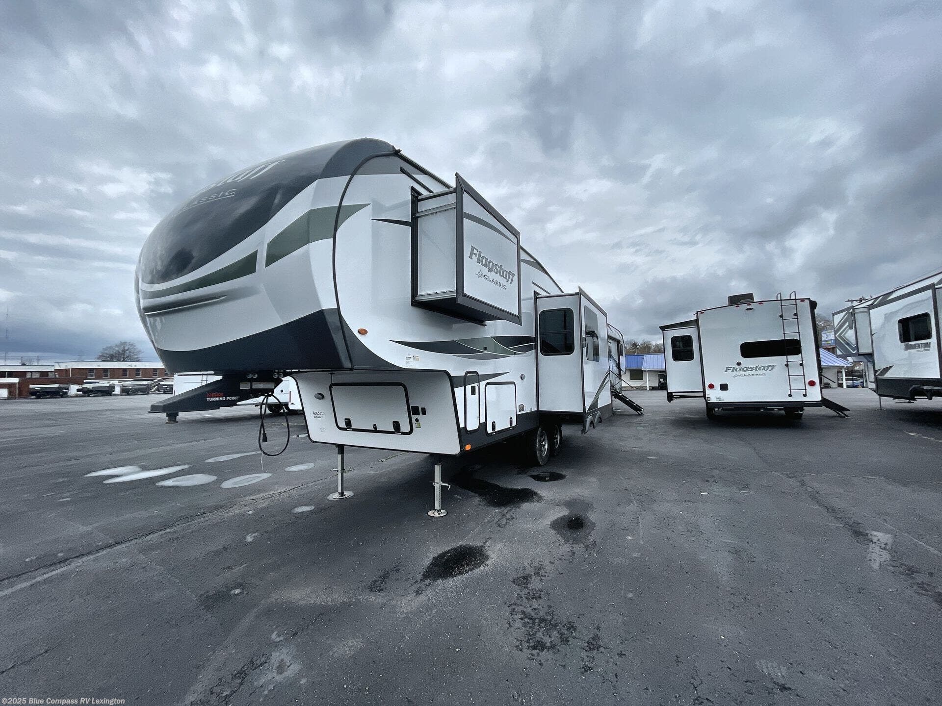 Contact us now about this 2024 Forest River Flagstaff Classic 282RD! 2024 Flagstaff Classic 282RD by Forest River from Blue Compass RV Lexington in Georgetown, Kentucky