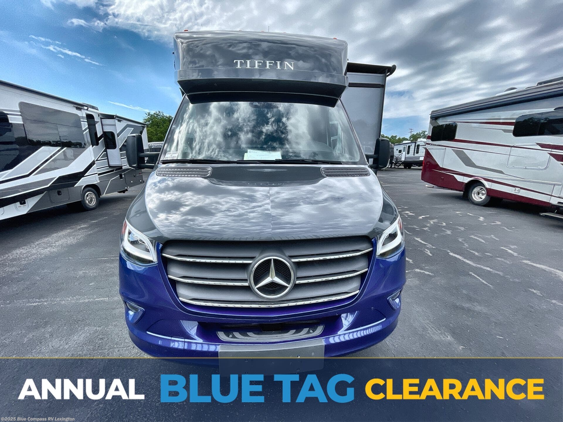 Email now about this 2025 Tiffin Wayfarer 25 RW! New 2025 Tiffin Wayfarer 25 RW available in Georgetown, Kentucky