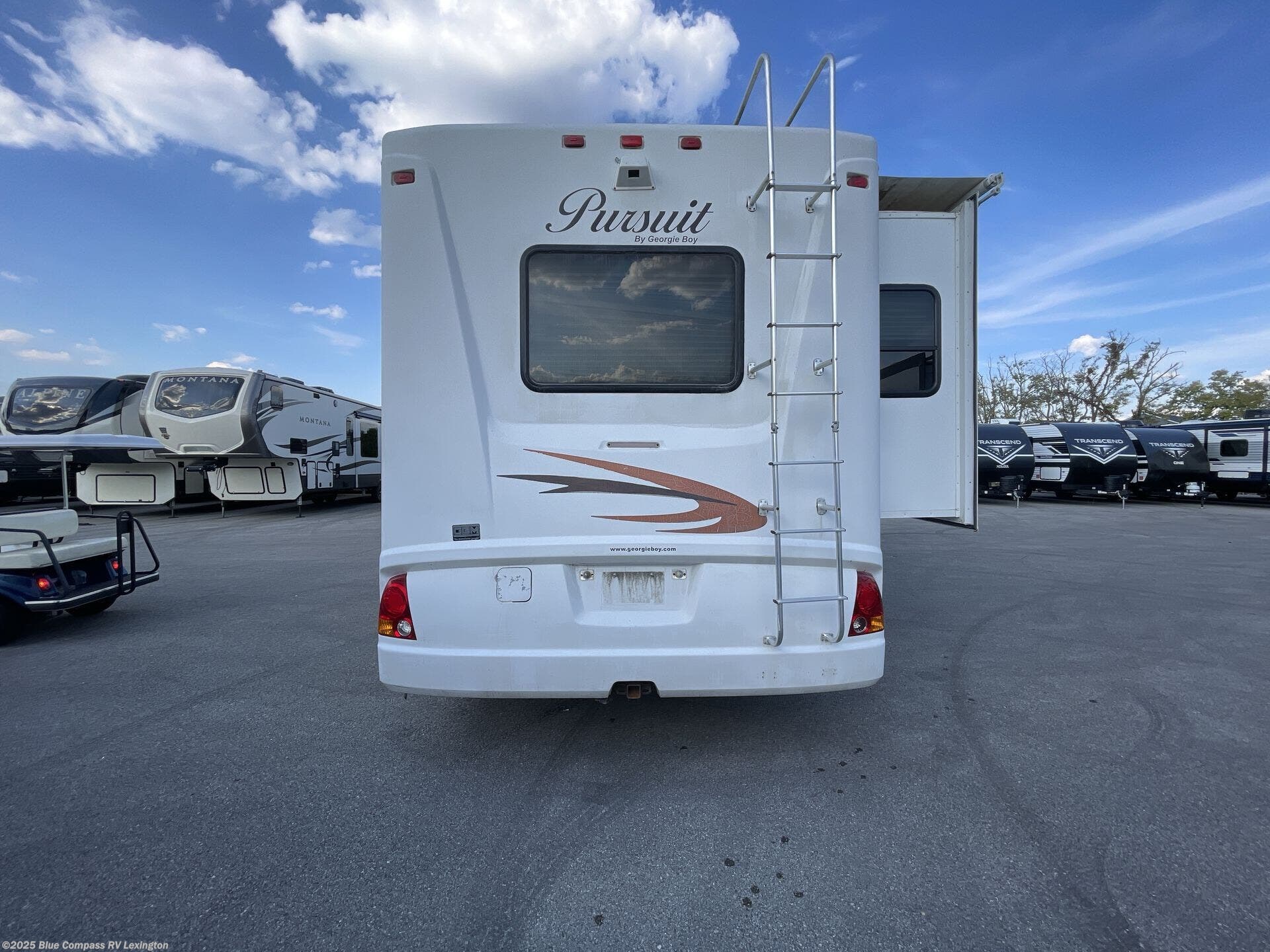 Contact us now about this 2007 Georgie Boy Pursuit 3225 TS! 2007 Pursuit 3225 TS by Georgie Boy from Blue Compass RV Lexington in Georgetown, Kentucky
