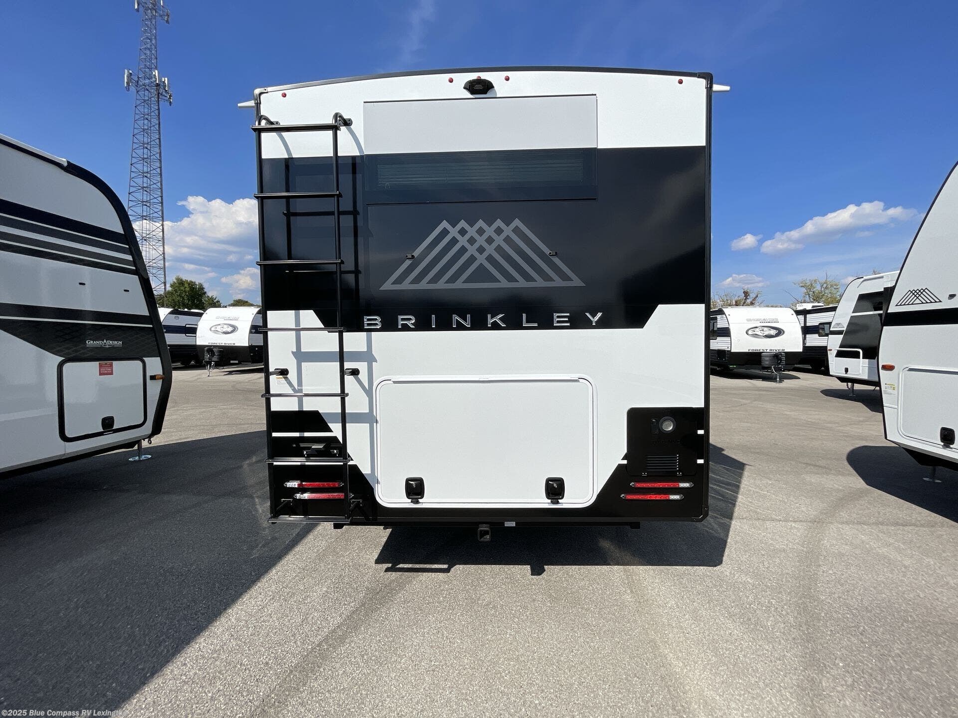 Contact us now about this 2026 Brinkley RV Model I 294! 2026 Model I 294 by Brinkley RV from Blue Compass RV Lexington in Georgetown, Kentucky