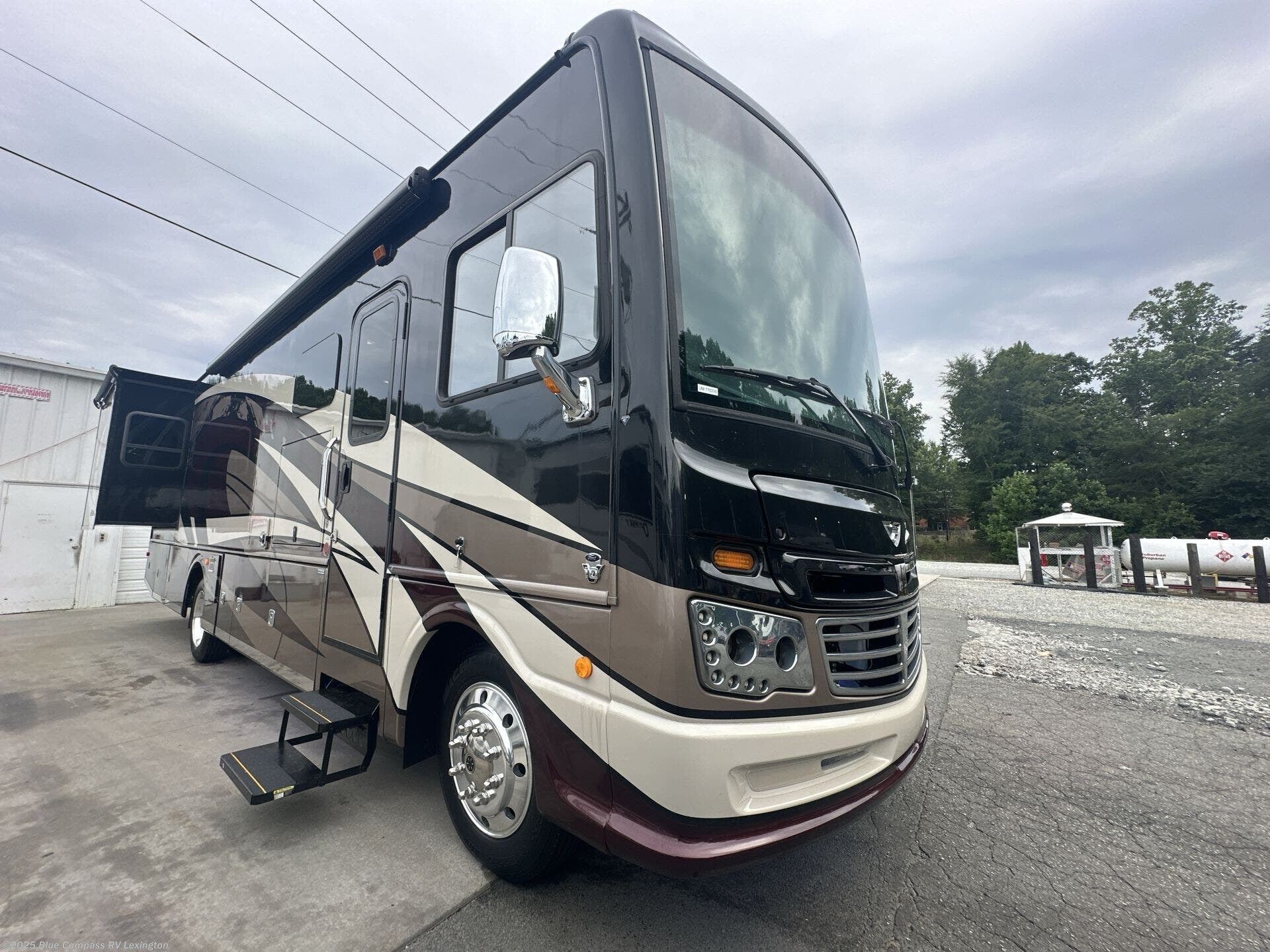 Email now about this 2019 Fleetwood Southwind 34C! Used 2019 Fleetwood Southwind 34C available in Georgetown, Kentucky