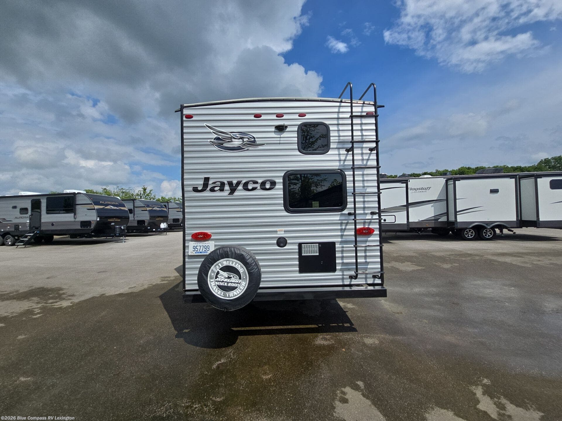 Contact us now about this 2020 Jayco Jay Flight SLX 8 284BHS! 2020 Jay Flight SLX 8 284BHS by Jayco from Blue Compass RV Lexington in Georgetown, Kentucky