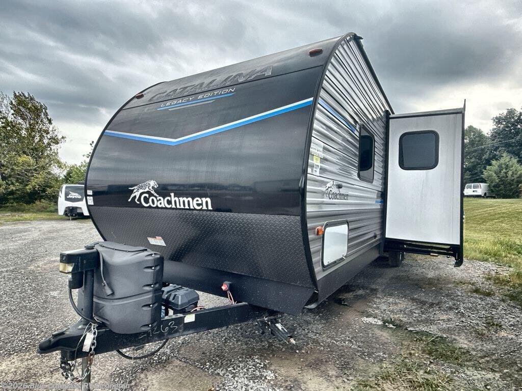 Used 2023 Coachmen Catalina Legacy 323BHDSCK available in Georgetown, Kentucky