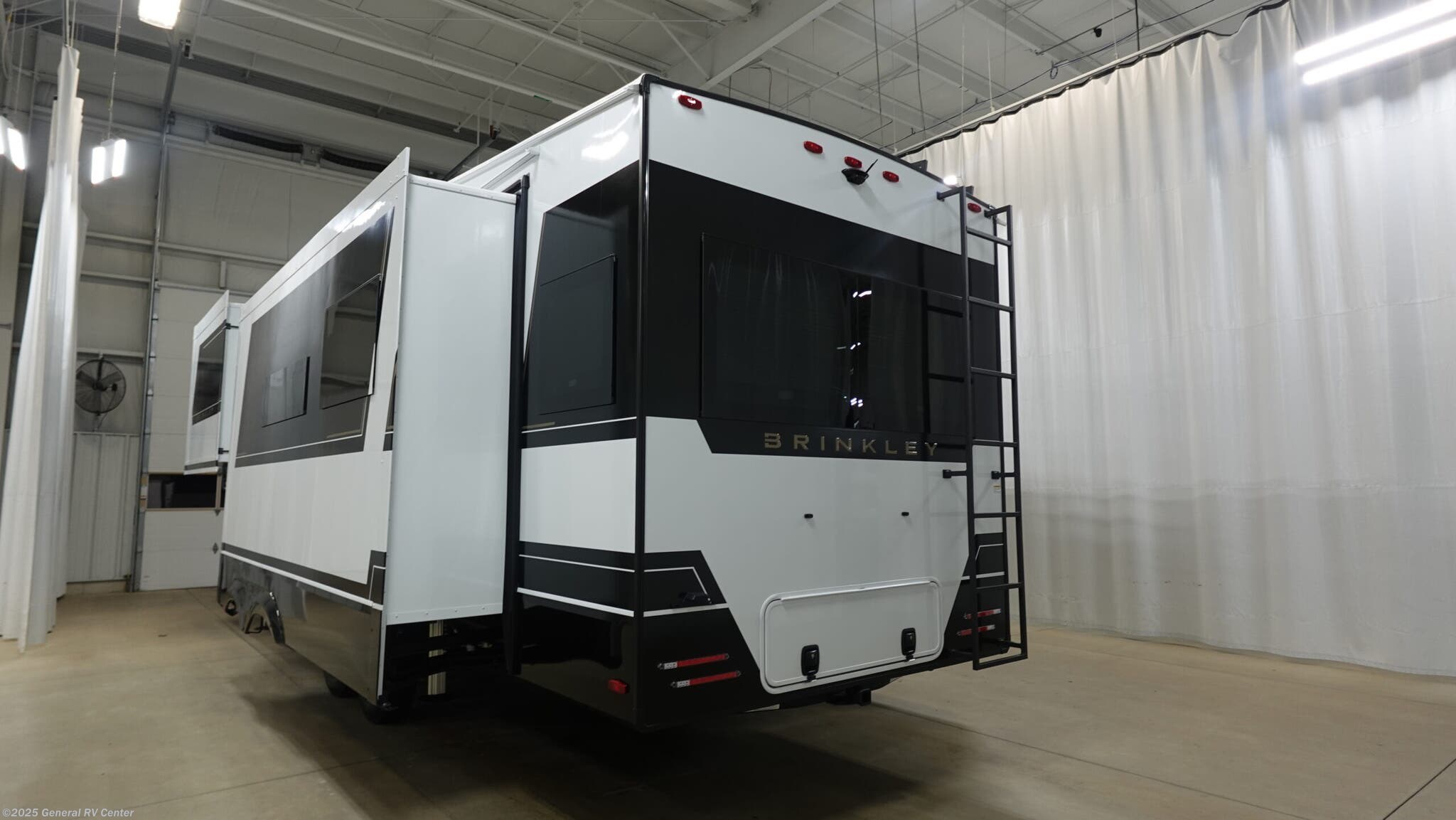 Contact us now about this 2026 Brinkley RV Model Z 2900! 2026 Model Z 2900 by Brinkley RV from General RV Center in West Palm Beach, Florida