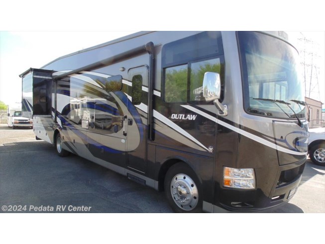 2016 Thor Motor Coach Outlaw 38RE w/3slds - Used Class A For Sale by Pedata RV Center in Tucson, Arizona