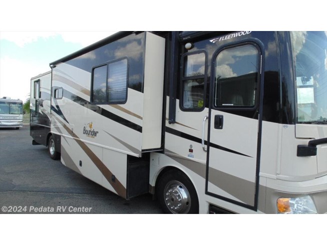 2008 Fleetwood Bounder Diesel 38S w/3slds - Used Diesel Pusher For Sale by Pedata RV Center in Tucson, Arizona