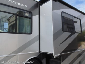 2006 Fleetwood Expedition 34H w/3slds 