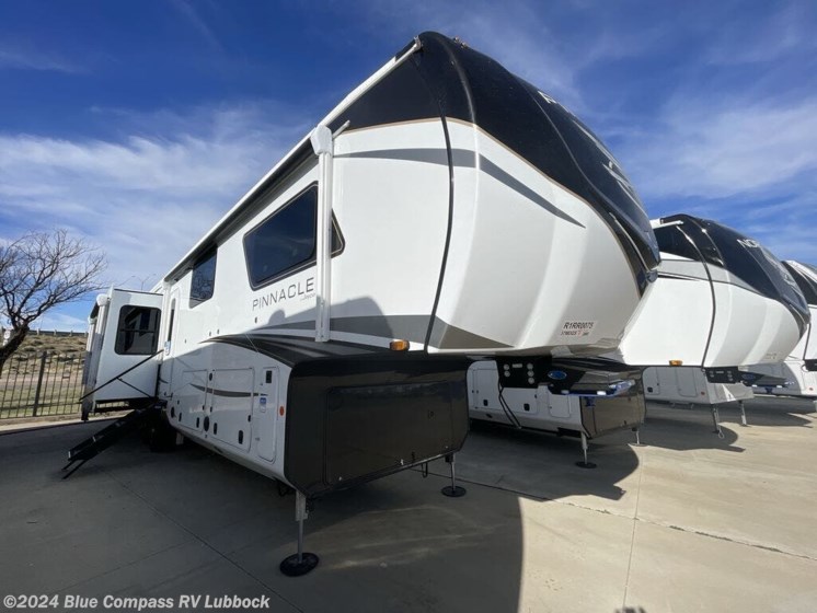 New 2024 Jayco Pinnacle 37MDQS available in Lubbock, Texas