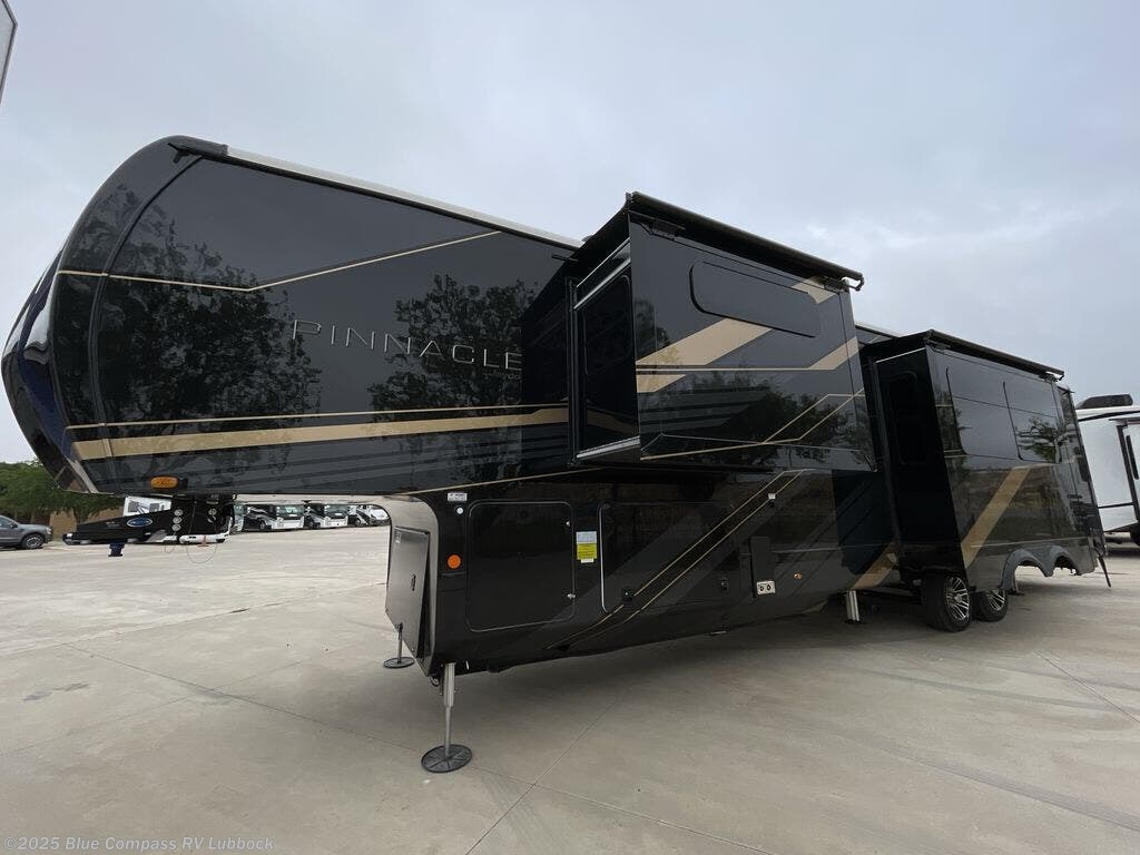 New 2025 Jayco Pinnacle 38FBRK available in Lubbock, Texas
