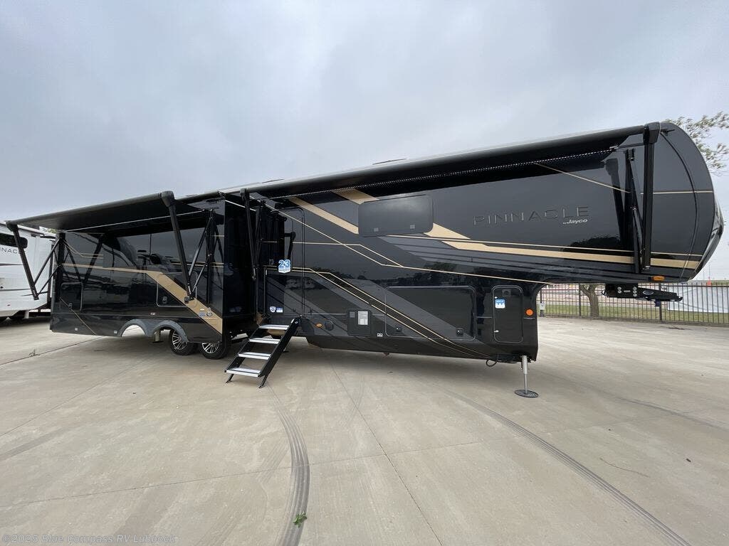 Email now about this 2025 Jayco Pinnacle 38FBRK! New 2025 Jayco Pinnacle 38FBRK available in Lubbock, Texas