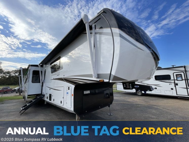 Email now about this 2025 Jayco Pinnacle 38FBRK! New 2025 Jayco Pinnacle 38FBRK available in Lubbock, Texas