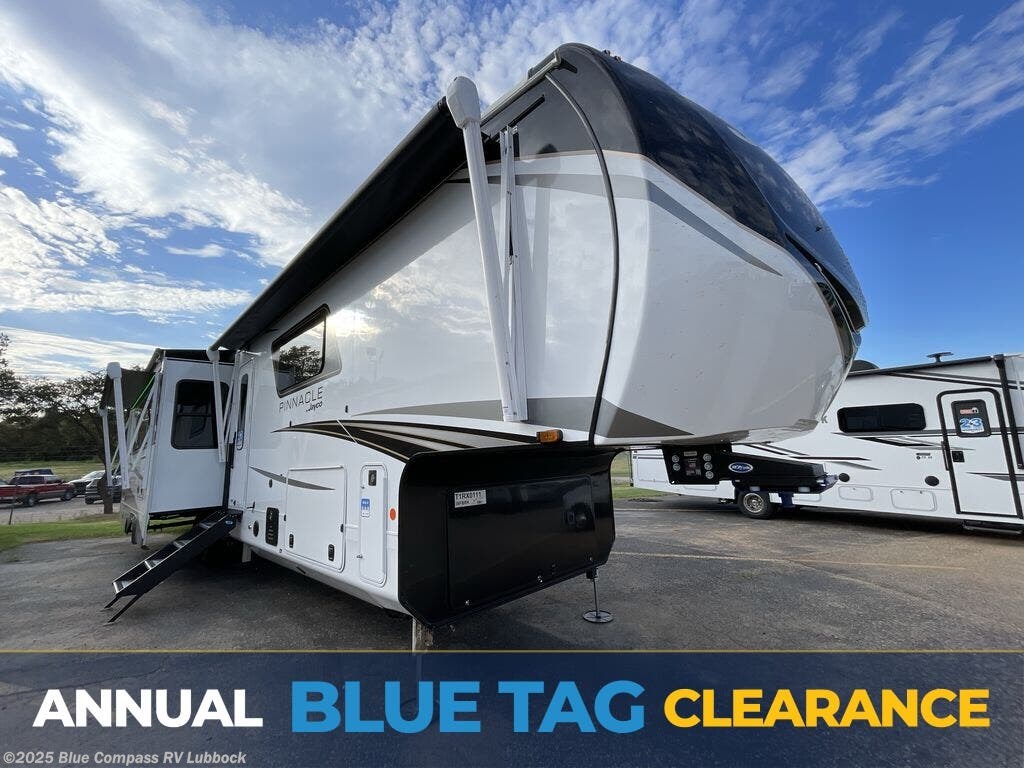 Email now about this 2026 Jayco Pinnacle 38FBRK! New 2026 Jayco Pinnacle 38FBRK available in Lubbock, Texas
