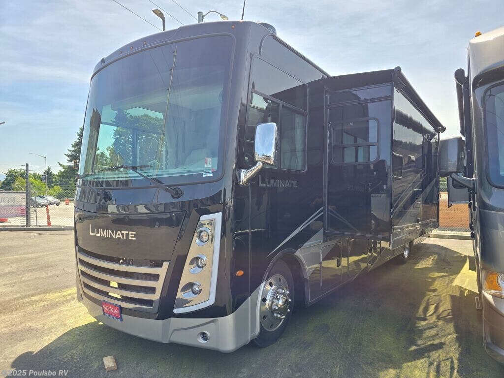 Contact us now about this 2025 Thor Motor Coach Luminate⢠CC35! 2025 Luminate⢠CC35 by Thor Motor Coach from Poulsbo RV in Kent, Washington