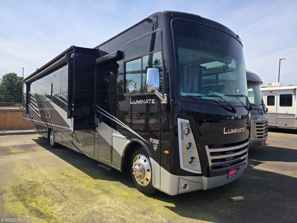 Email now about this 2025 Thor Motor Coach Luminate⢠CC35! New 2025 Thor Motor Coach Luminate⢠CC35 available in Kent, Washington
