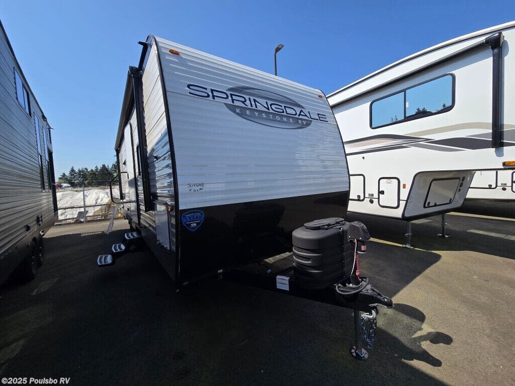 Call now about this 2025 Keystone Springdale Classic Double 269DBCWE! 2025 Keystone Springdale Classic Double 269DBCWE - New Travel Trailer For Sale by Poulsbo RV in Kent, Washington features Awning