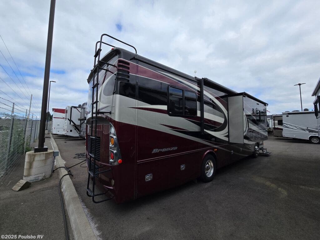 Contact us now about this 2017 Tiffin Allegro Breeze 32BR! 2017 Allegro Breeze 32BR by Tiffin from Poulsbo RV in Kent, Washington