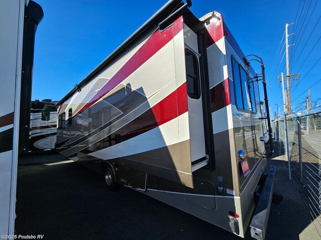 Contact us now about this 2020 Forest River Sunseeker 3050S! 2020 Sunseeker 3050S by Forest River from Poulsbo RV in Kent, Washington