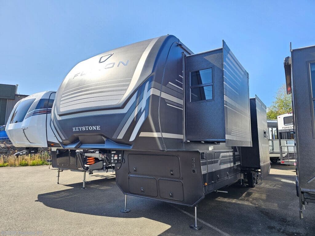 Contact us now about this 2026 Keystone Fuzion ZR292RE! 2026 Fuzion ZR292RE by Keystone from Poulsbo RV in Everett, Washington