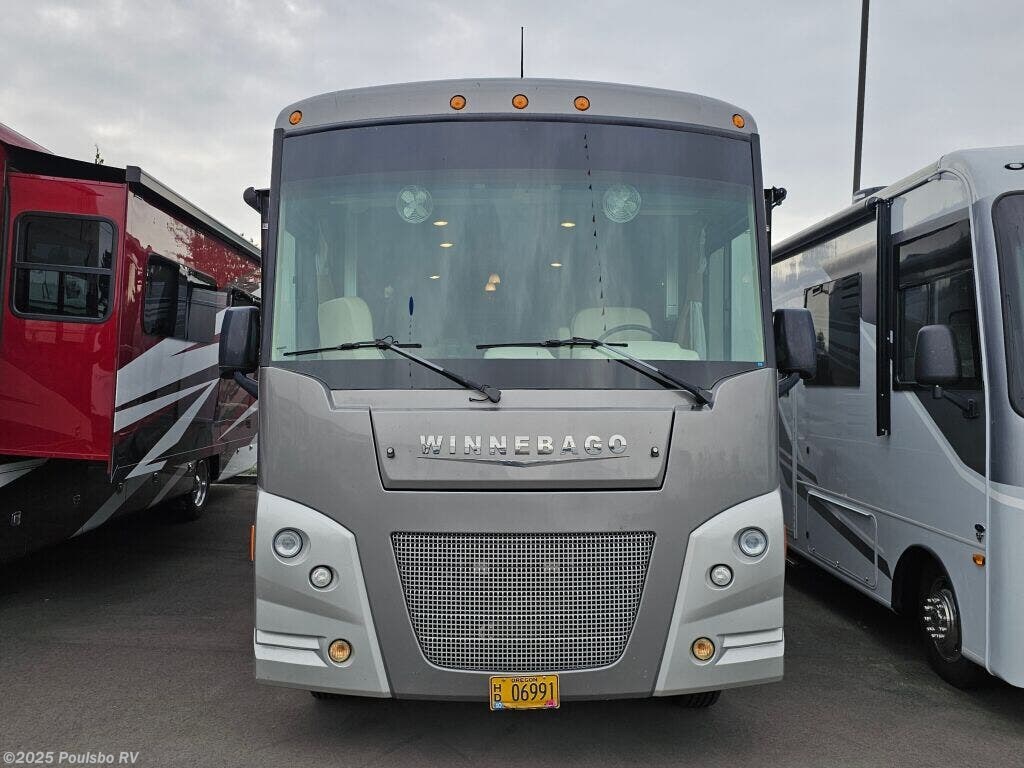 Call now about this 2015 Winnebago Vista 36Y! 2015 Winnebago Vista 36Y - Used Class A For Sale by Poulsbo RV in Everett, Washington features Awning