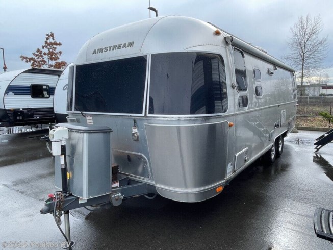 2016 Airstream Flying Cloud 26U - Used Travel Trailer For Sale by Poulsbo RV in Sumner, Washington