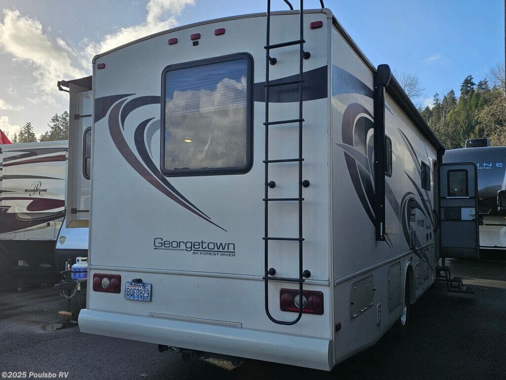 Contact us now about this 2018 Forest River Georgetown 3 Series GT3 30X3! 2018 Georgetown 3 Series GT3 30X3 by Forest River from Poulsbo RV in Sumner, Washington