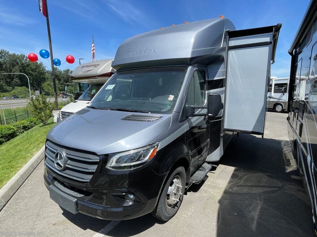 Call now about this 2025 Tiffin Wayfarer 25RW! 2025 Tiffin Wayfarer 25RW - New Class C For Sale by Poulsbo RV in Sumner, Washington features Awning