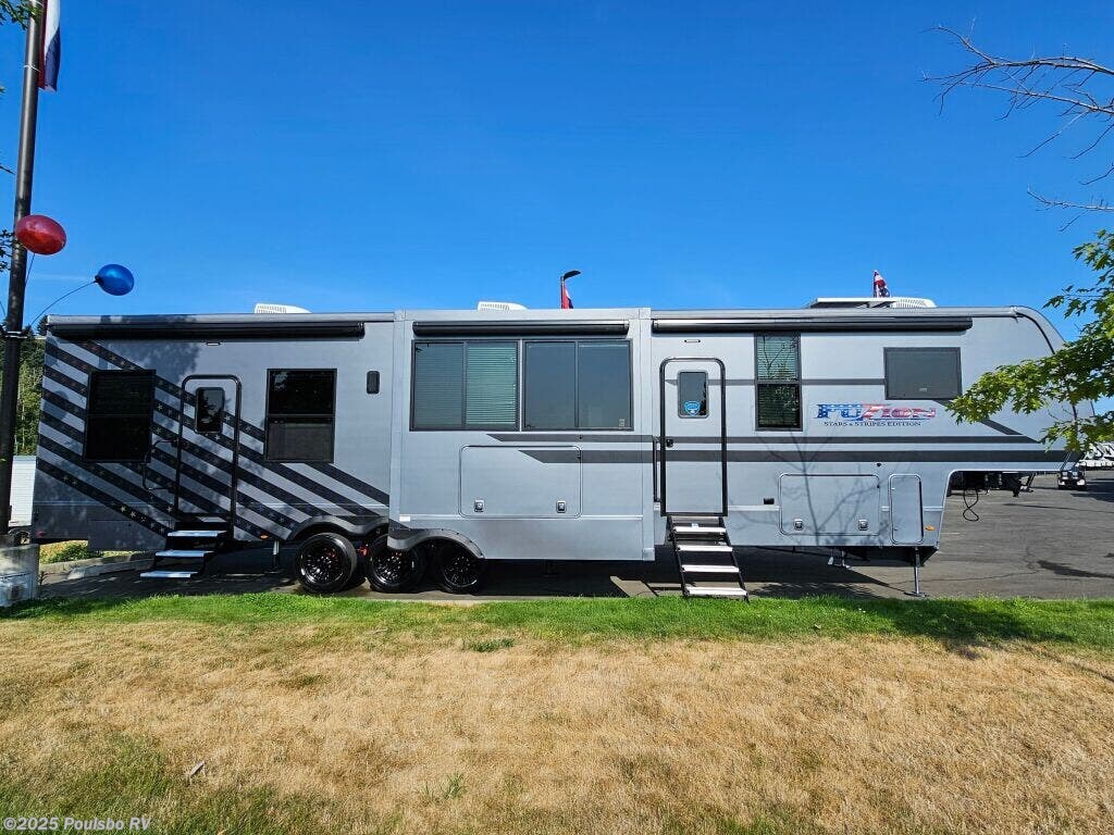 New 2025 Keystone Fuzion Toy Hauler 419 available in Sumner, Washington