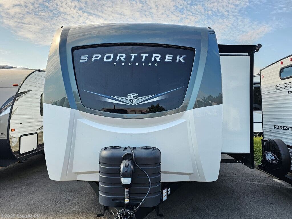 Call now about this 2023 Venture Sporttrek Touring Edition STT302VRB! 2023 Venture Sporttrek Touring Edition STT302VRB - Used Travel Trailer For Sale by Poulsbo RV in Sumner, Washington features Awning