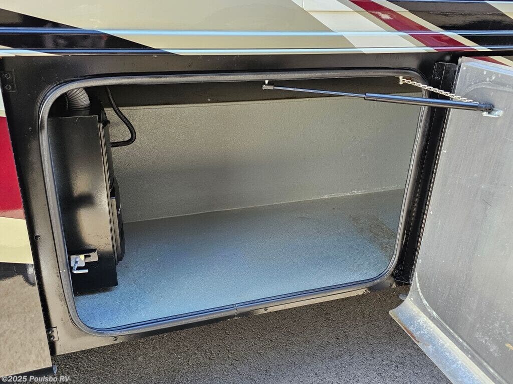 Used 2014 Tiffin Allegro 31SA available in Sumner, Washington