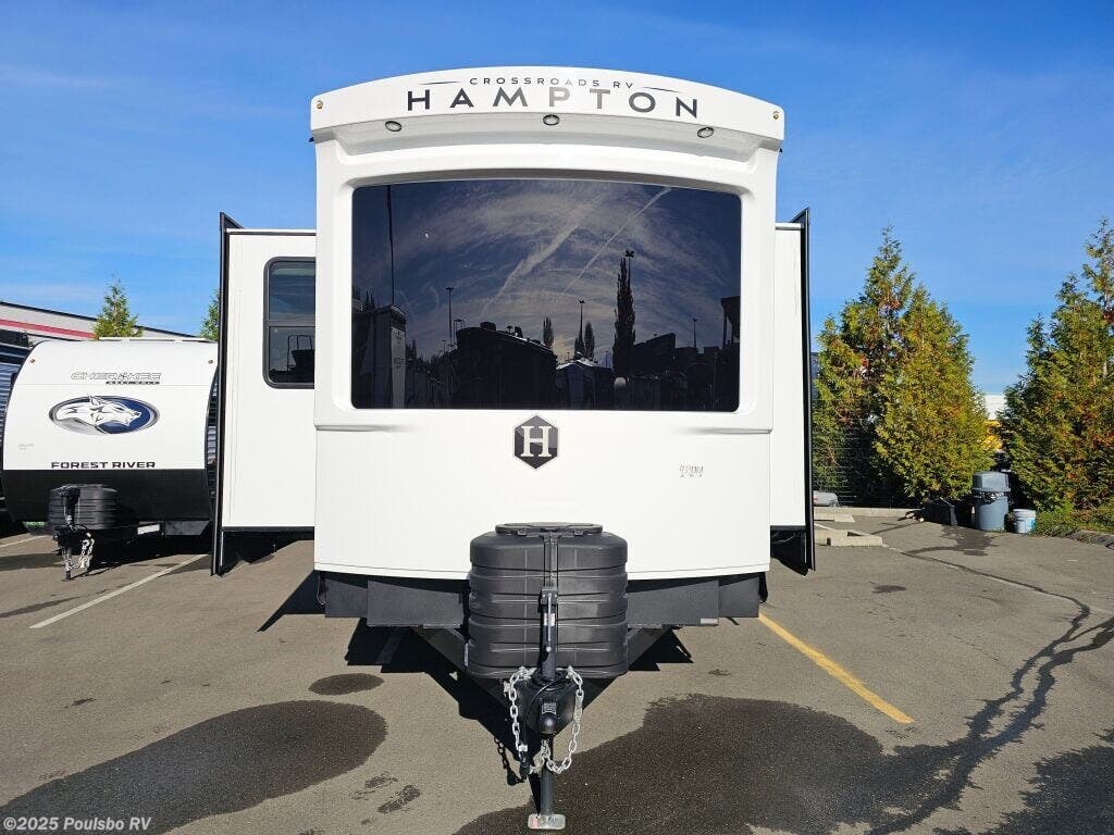 Call now about this 2026 CrossRoads Hampton HP372FDB! 2026 CrossRoads Hampton HP372FDB - New Destination Trailer For Sale by Poulsbo RV in Sumner, Washington features Awning