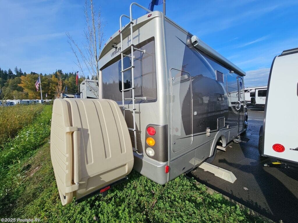 Used 2013 Leisure Travel Unity 24MB available in Sumner, Washington