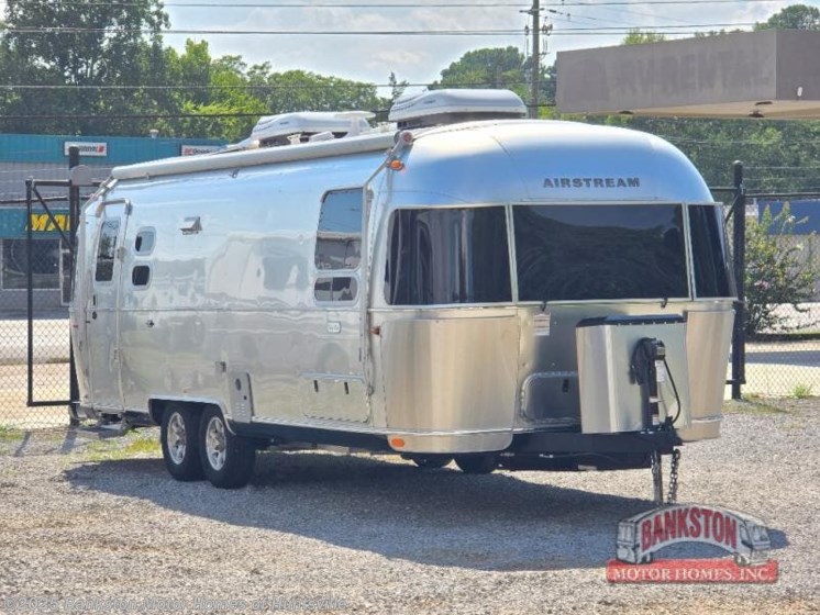 Email now about this 2023 Airstream Flying Cloud 27FB Twin! Used 2023 Airstream Flying Cloud 27FB Twin available in Huntsville, Alabama