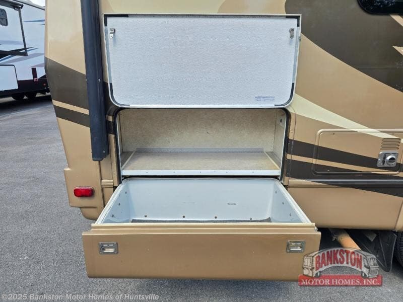 Call now about this 2016 Phoenix Cruiser Phoenix 2552! 2016 Phoenix Cruiser Phoenix 2552 - Used Class C For Sale by Bankston Motor Homes of Huntsville in Huntsville, Alabama